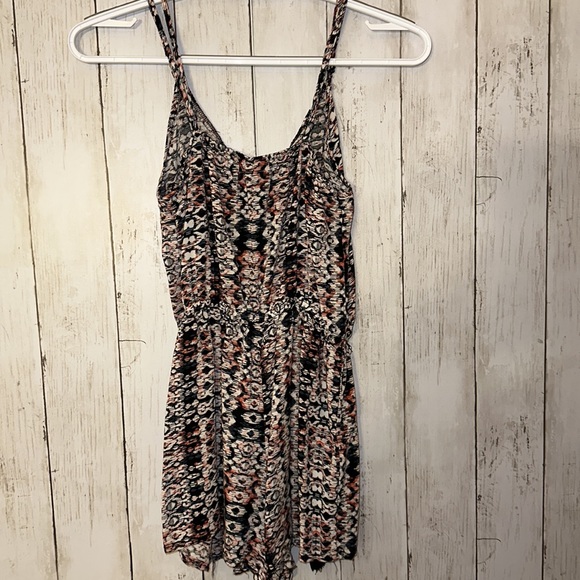 Rue 21 Romper - Picture 7 of 11